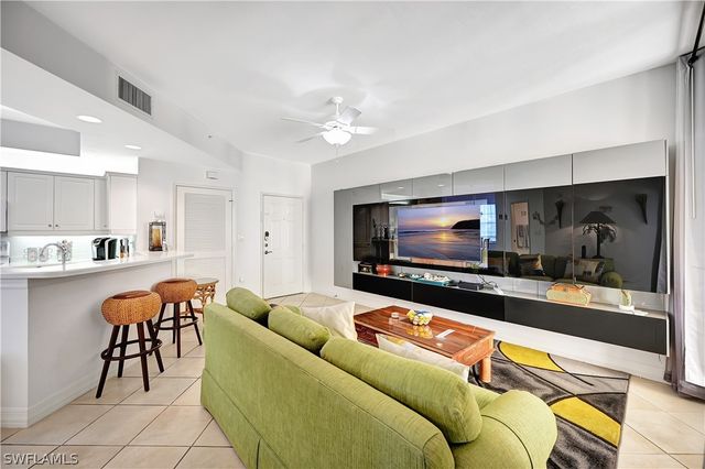 410 Bayfront PL 2409, Naples, FL 34102