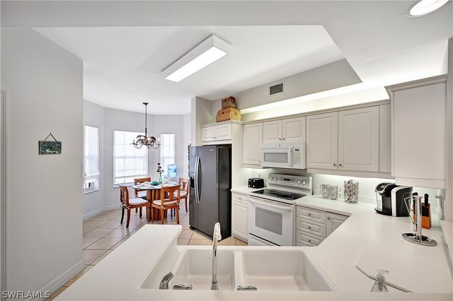 410 Bayfront PL 2409, Naples, FL 34102