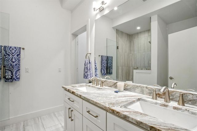 5402 Woodrow Ave B, Austin, TX 78756