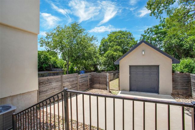 5402 Woodrow Ave B, Austin, TX 78756