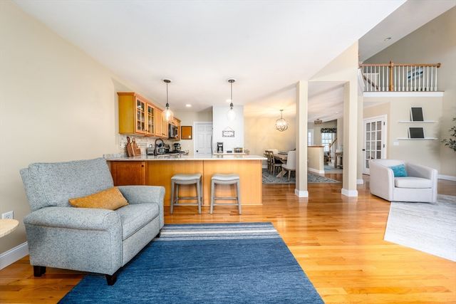 8 Hollyhock Knoll Ct 8, Bourne, MA 02532