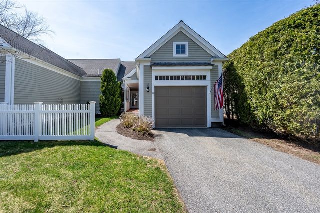 8 Hollyhock Knoll Ct 8, Bourne, MA 02532