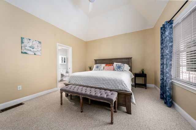 8 Hollyhock Knoll Ct 8, Bourne, MA 02532