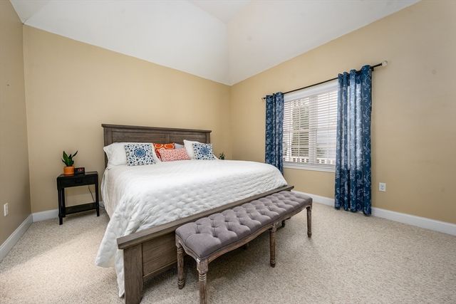 8 Hollyhock Knoll Ct 8, Bourne, MA 02532