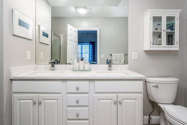 8 Hollyhock Knoll Ct 8, Bourne, MA 02532