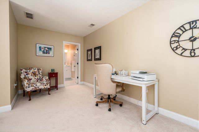 8 Hollyhock Knoll Ct 8, Bourne, MA 02532