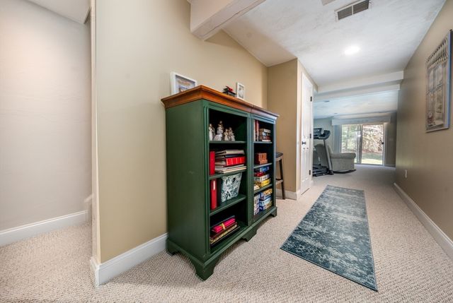 8 Hollyhock Knoll Ct 8, Bourne, MA 02532