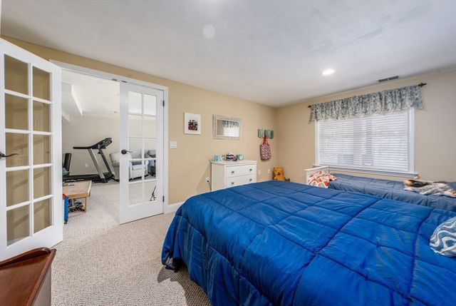 8 Hollyhock Knoll Ct 8, Bourne, MA 02532