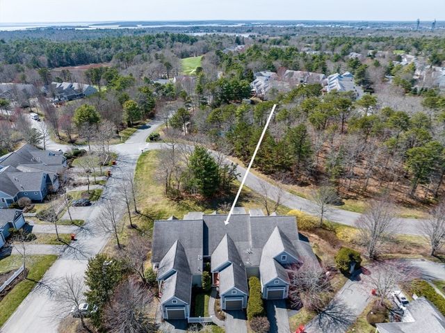 8 Hollyhock Knoll Ct 8, Bourne, MA 02532