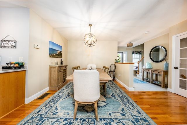 8 Hollyhock Knoll Ct 8, Bourne, MA 02532