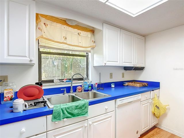 5937 FOREST LANE, Zephyrhills, FL 33542