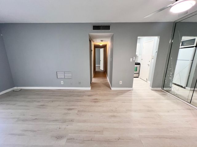 3550 NW 8th Avenue 612, Pompano Beach, FL 33064