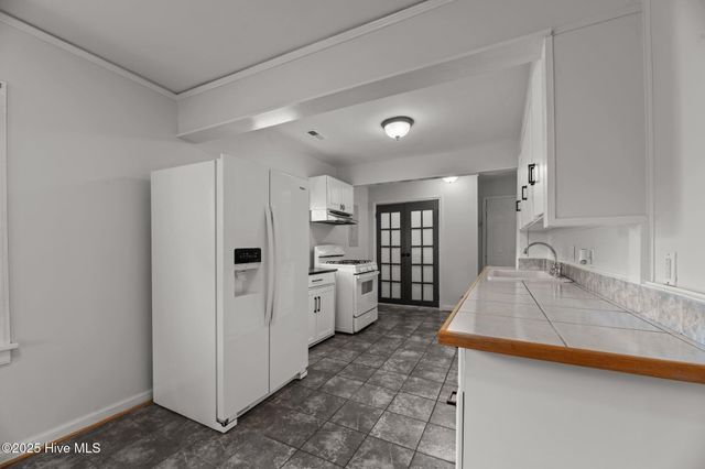 822 Chattawka Lane, New Bern, NC 28560