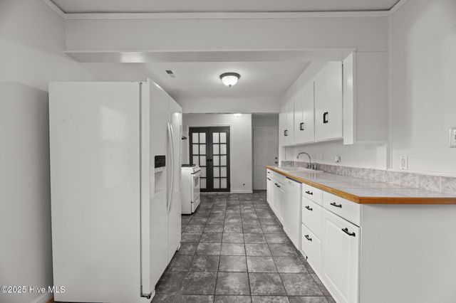822 Chattawka Lane, New Bern, NC 28560