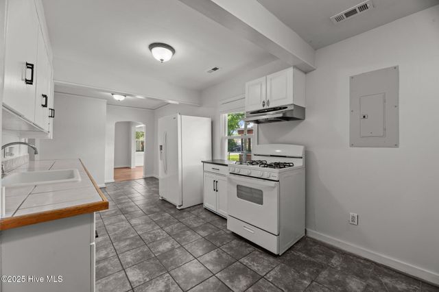 822 Chattawka Lane, New Bern, NC 28560