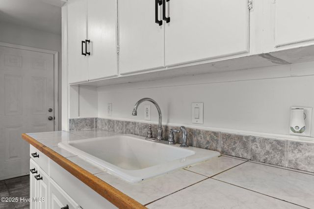 822 Chattawka Lane, New Bern, NC 28560