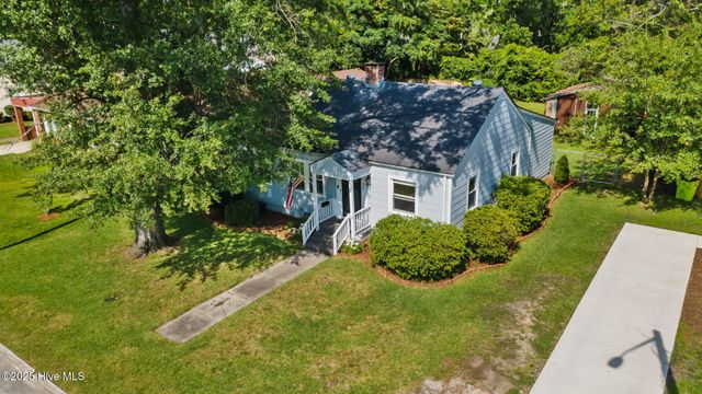 822 Chattawka Lane, New Bern, NC 28560