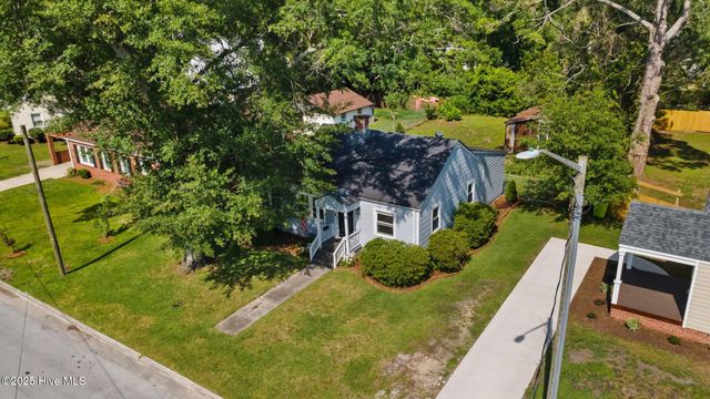822 Chattawka Lane, New Bern, NC 28560