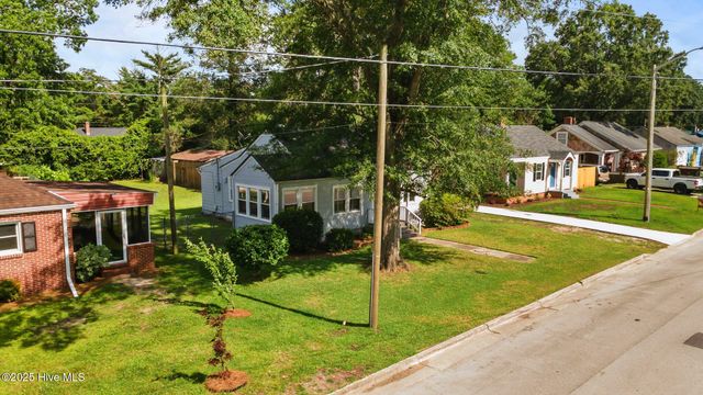 822 Chattawka Lane, New Bern, NC 28560