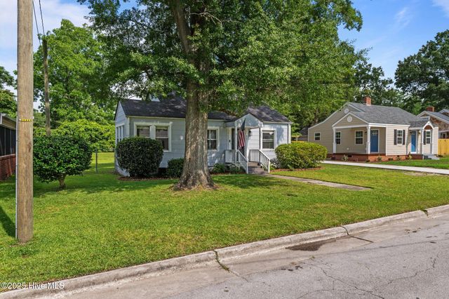 822 Chattawka Lane, New Bern, NC 28560