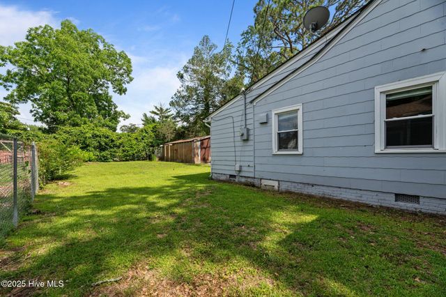 822 Chattawka Lane, New Bern, NC 28560