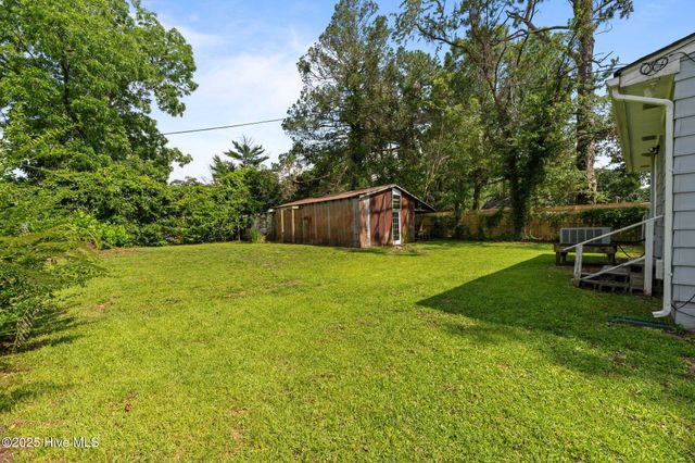 822 Chattawka Lane, New Bern, NC 28560