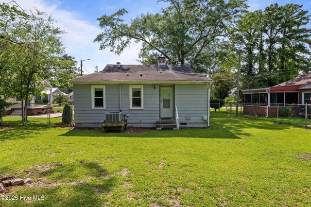 822 Chattawka Lane, New Bern, NC 28560