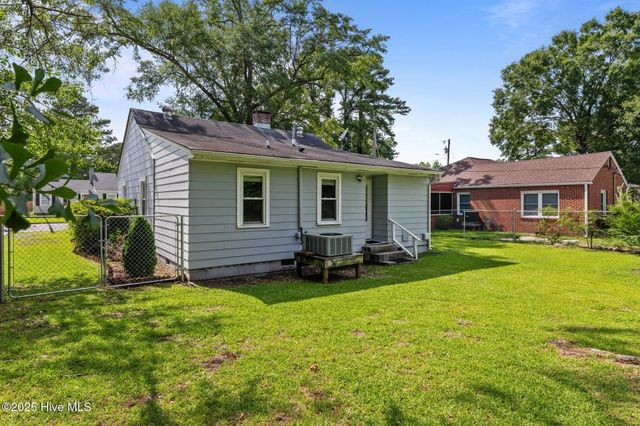 822 Chattawka Lane, New Bern, NC 28560