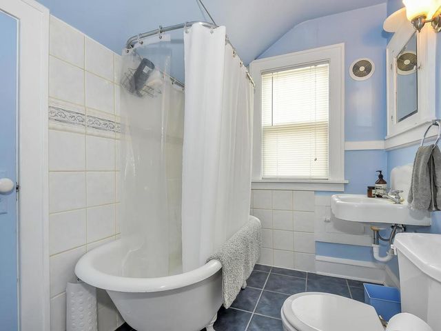 1919 Como Avenue SE, Minneapolis, MN 55414