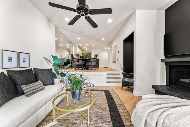 6112 Marina Pacifica, Long Beach, CA 90803