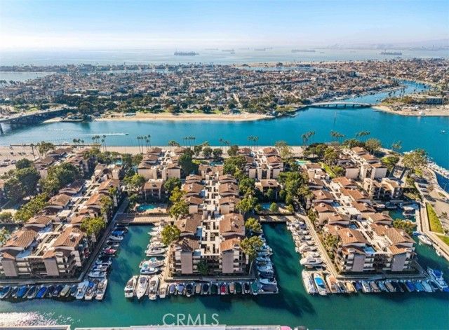 6112 Marina Pacifica, Long Beach, CA 90803