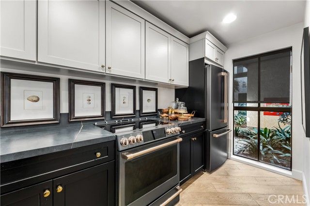 6112 Marina Pacifica, Long Beach, CA 90803