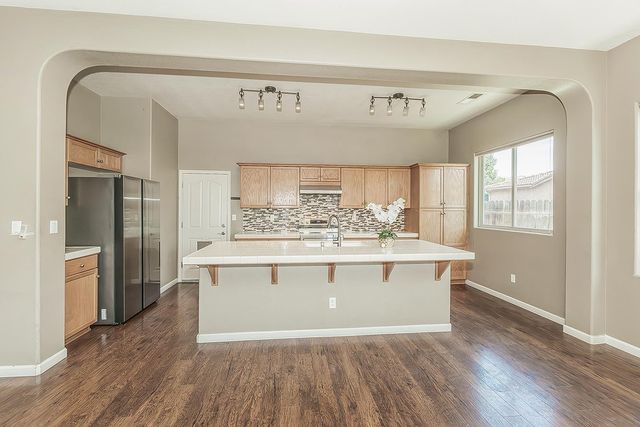 7357 E Redlands Avenue, Fresno, CA 93737