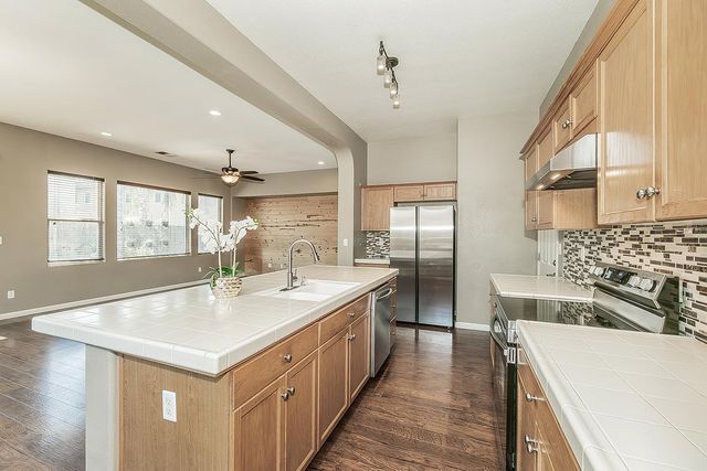 7357 E Redlands Avenue, Fresno, CA 93737