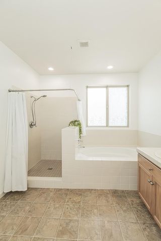 7357 E Redlands Avenue, Fresno, CA 93737