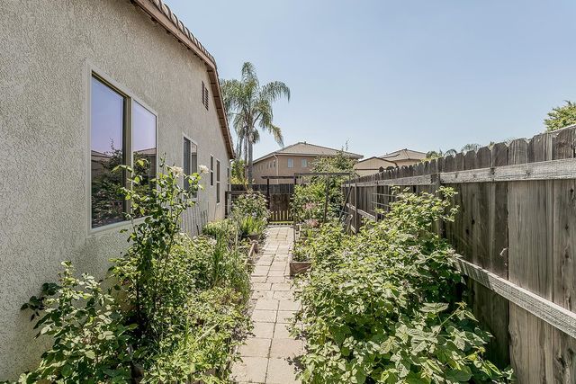 7357 E Redlands Avenue, Fresno, CA 93737