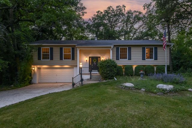 N67W32480 Wildwood Point ROAD, Hartland, WI 53029