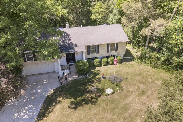 N67W32480 Wildwood Point ROAD, Hartland, WI 53029