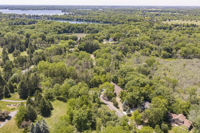 N67W32480 Wildwood Point ROAD, Hartland, WI 53029