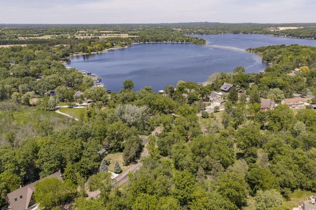 N67W32480 Wildwood Point ROAD, Hartland, WI 53029