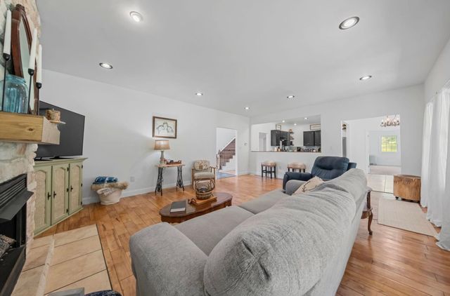 6897-B COUNTY ROAD 15, Chesapeake, OH 45619