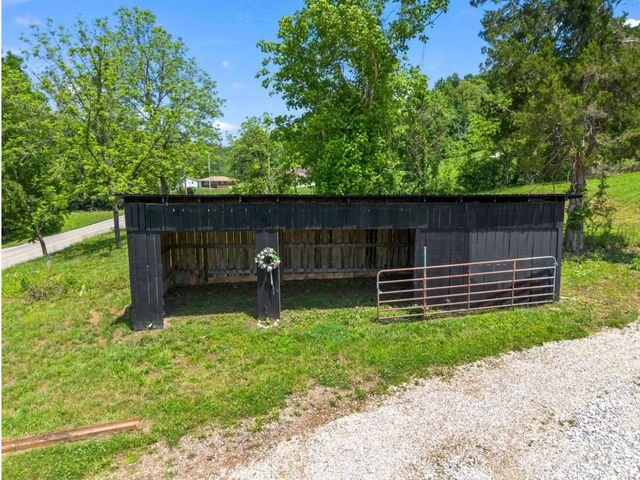 6897-B COUNTY ROAD 15, Chesapeake, OH 45619