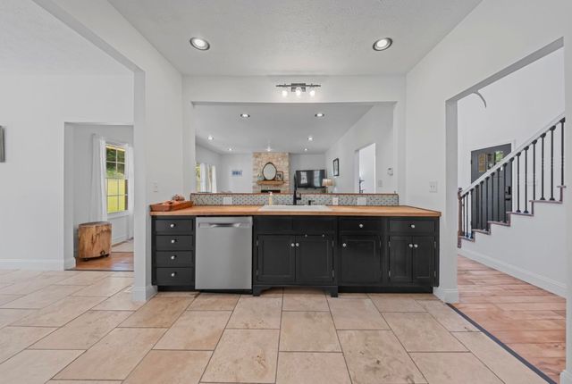 6897-B COUNTY ROAD 15, Chesapeake, OH 45619