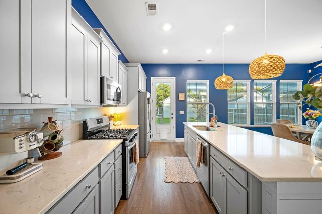 210 W Respite Lane, Summerville, SC 29483