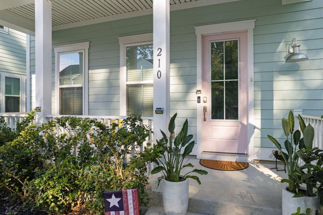 210 W Respite Lane, Summerville, SC 29483