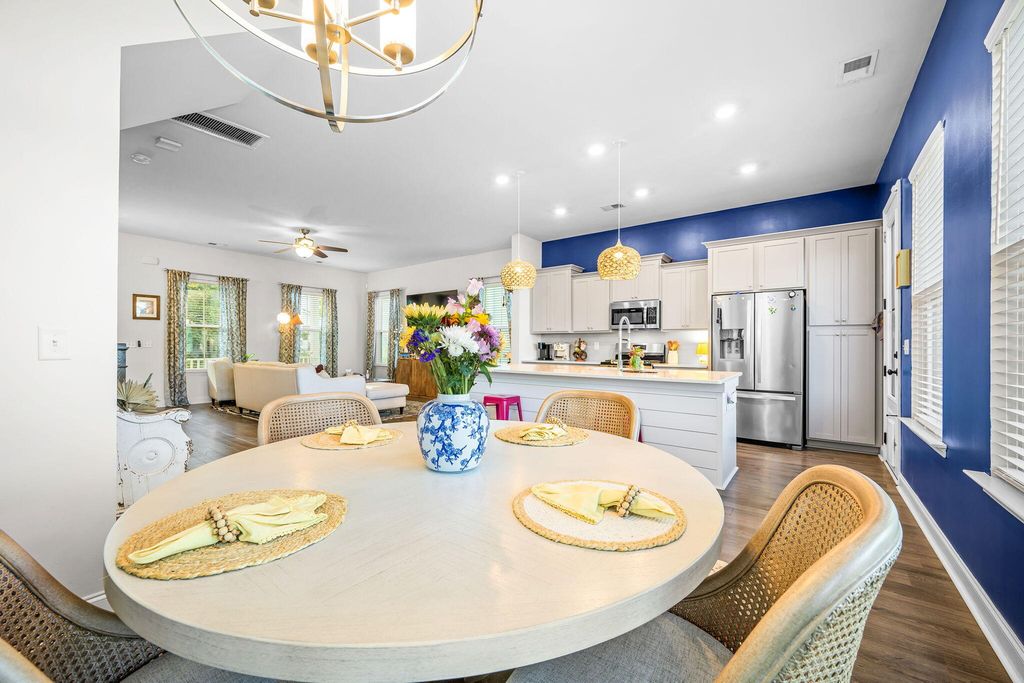Image 38 of property listing at 210 W Respite Lane, Summerville, SC 29483