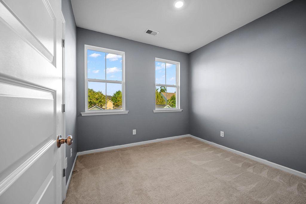 Image 41 of property listing at 210 W Respite Lane, Summerville, SC 29483