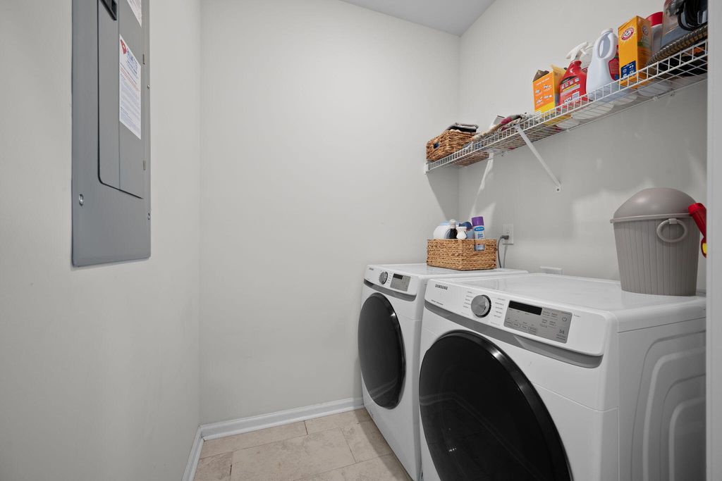 Image 49 of property listing at 210 W Respite Lane, Summerville, SC 29483