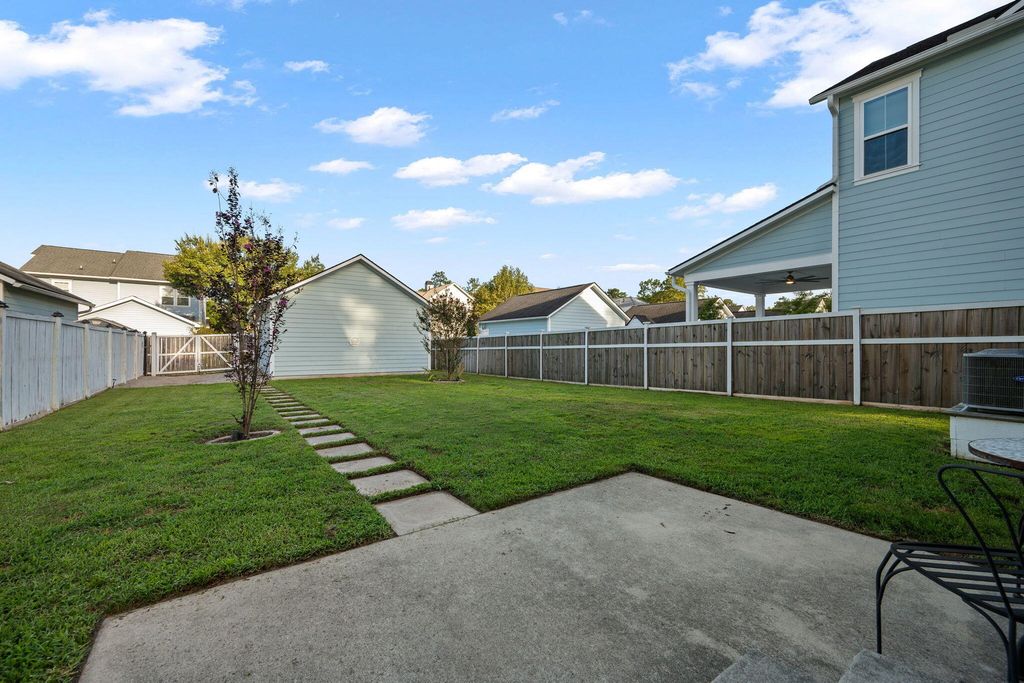 Image 58 of property listing at 210 W Respite Lane, Summerville, SC 29483