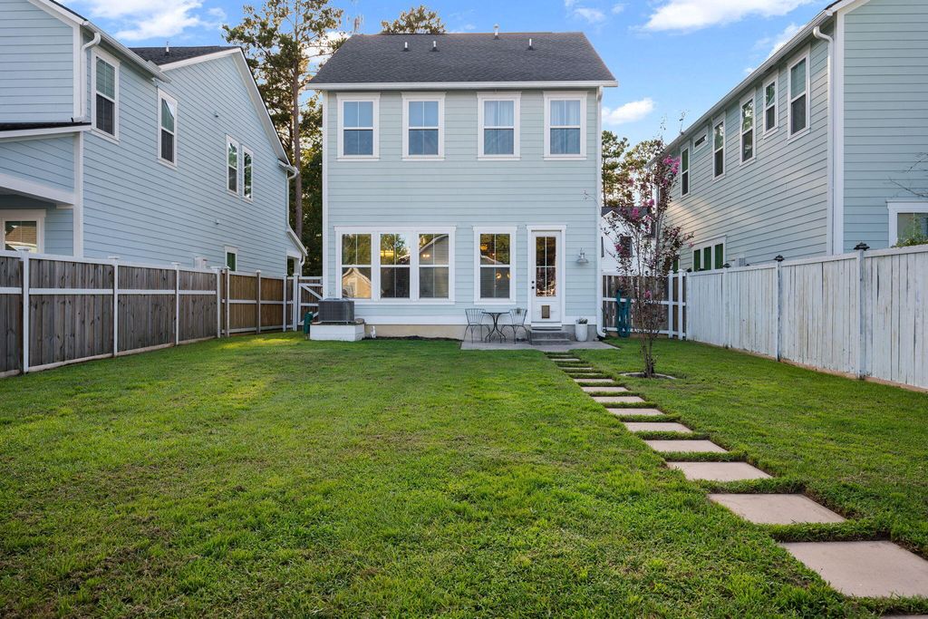 Image 62 of property listing at 210 W Respite Lane, Summerville, SC 29483